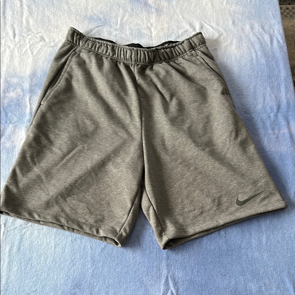 Nike Men's Gray Athletic Shorts